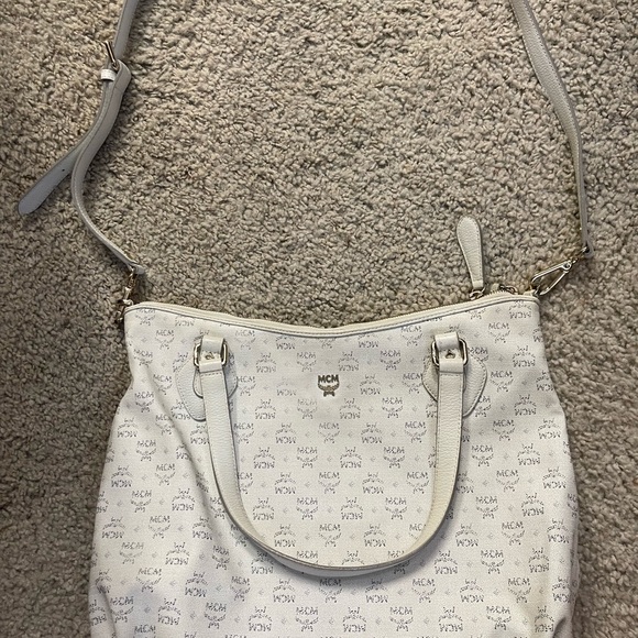 EUC MCM white leather shoulder bag crossbody purse - Picture 6 of 14